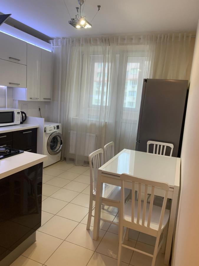 074 Апартаменты Жк Стожары Kyiv Exterior foto
